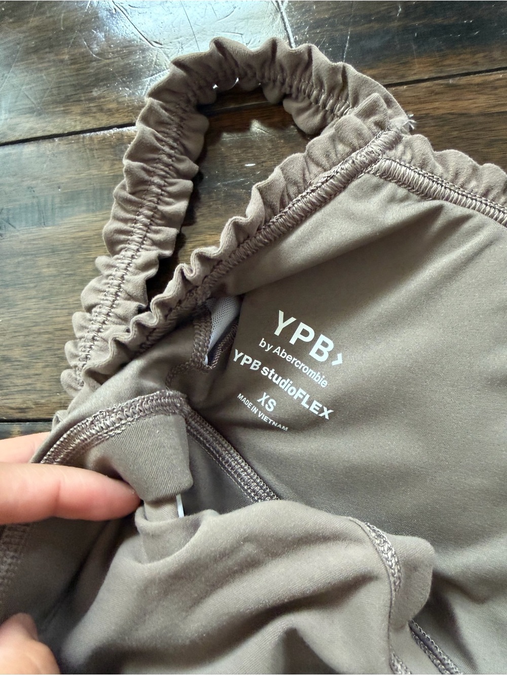 A&F Ruffle Longline Sports Bra - Picture 5 of 5